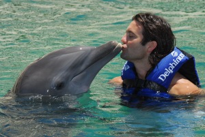 Solari nada con delfines en cancun, futbol, potros del atlante